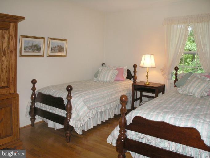 1308 Deep Run Lane Reston, VA 20190 - Photo 27 of 30 Bedroom 3