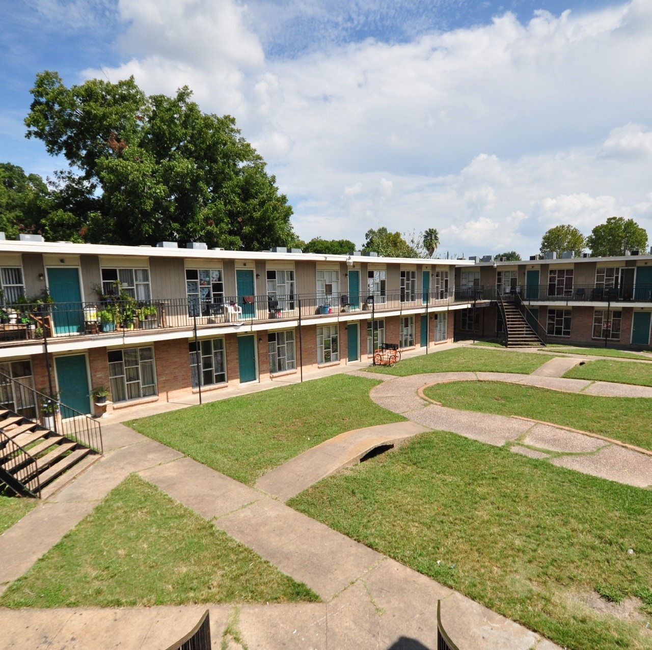 a view of a house with a big yard