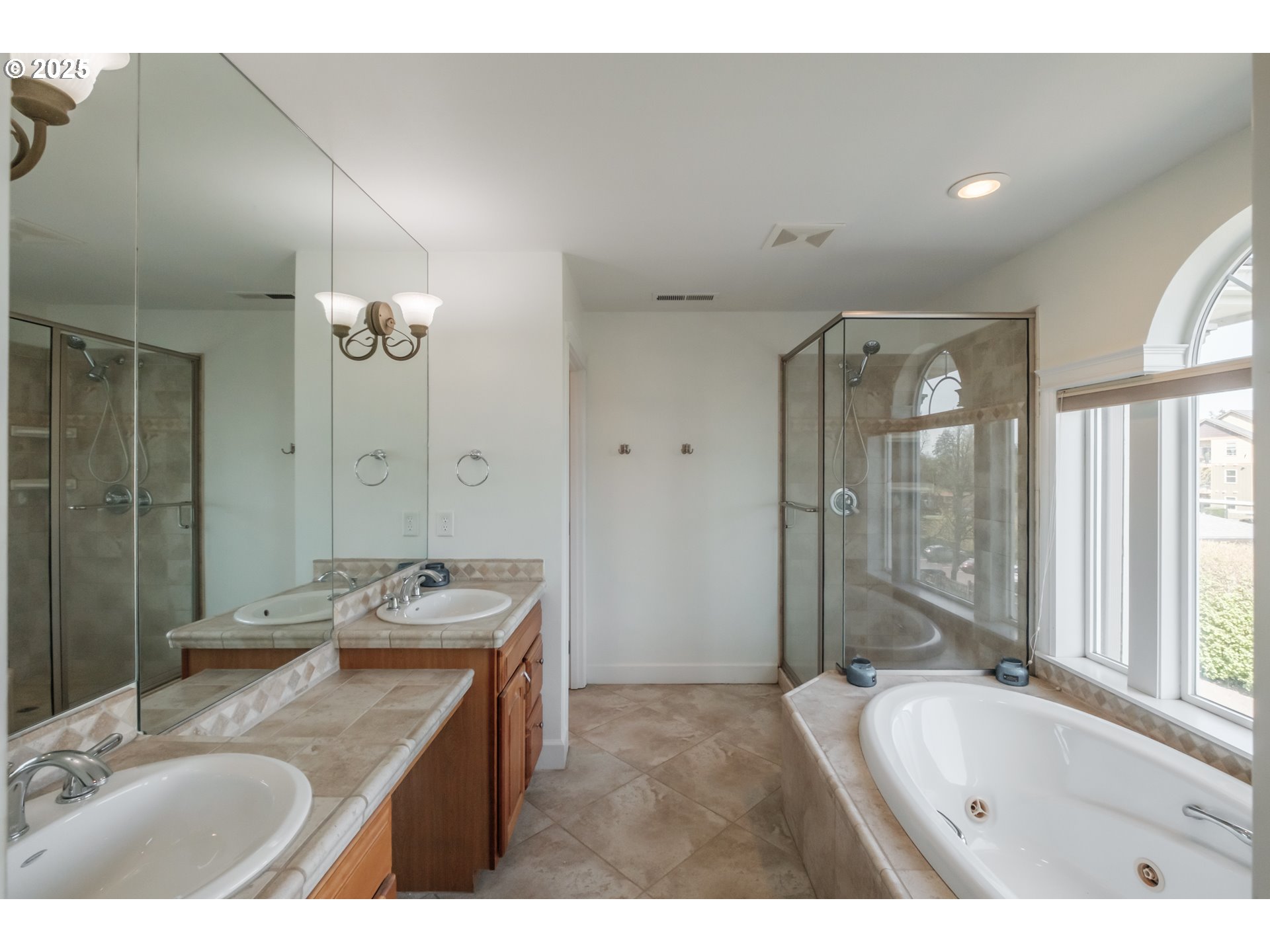 1932 Wallace Road Northwest Salem, OR 97304 - Photo 20 of 48 Bathroom, Attached