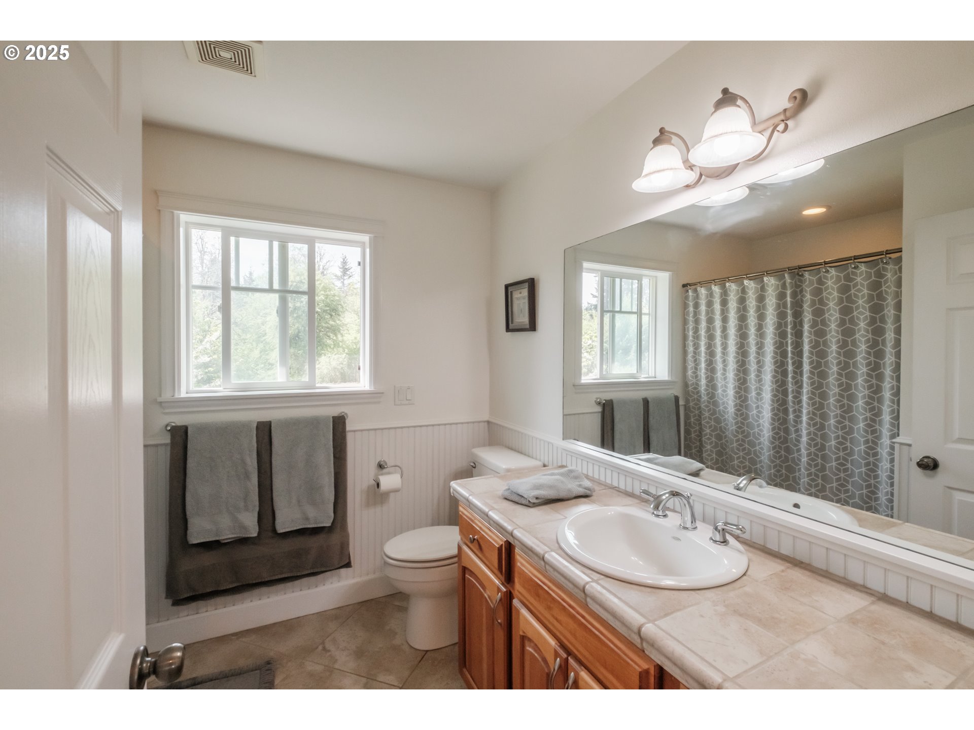 1932 Wallace Road Northwest Salem, OR 97304 - Photo 27 of 48 Bathroom