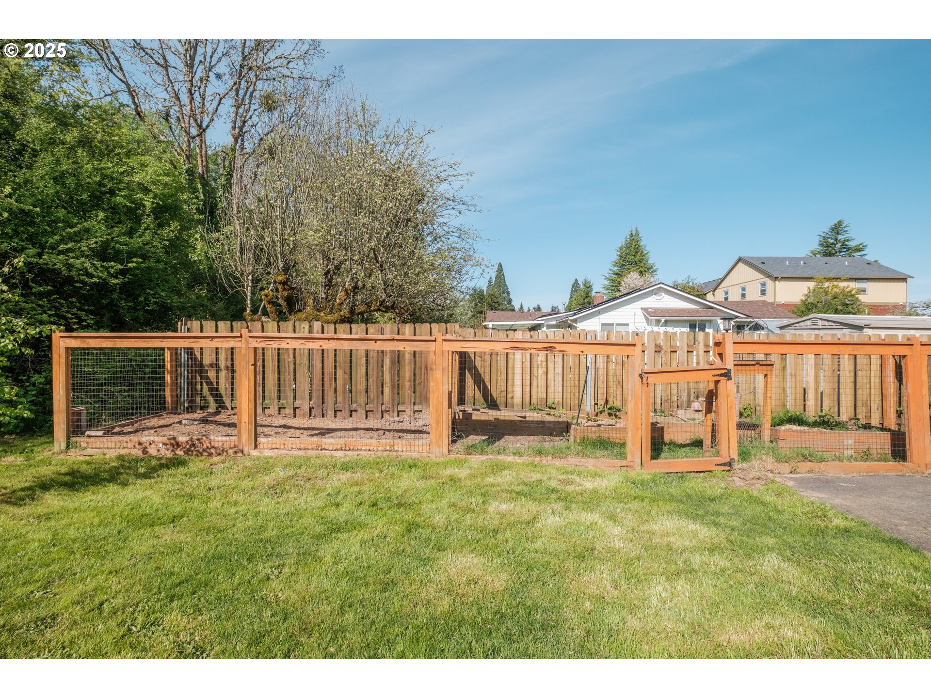 1932 Wallace Road Northwest Salem, OR 97304 - Photo 41 of 48 Coop