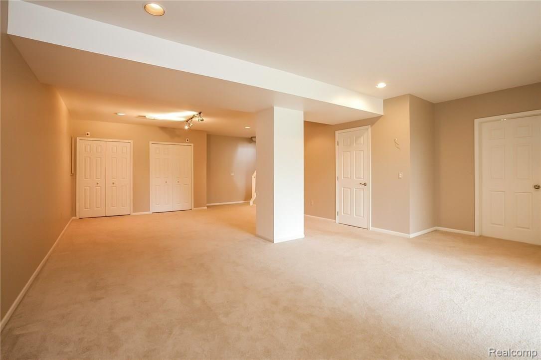 3073 Silverbrook Drive Rochester, MI 48306 - Photo 31 of 41 silverbrook32.jpg