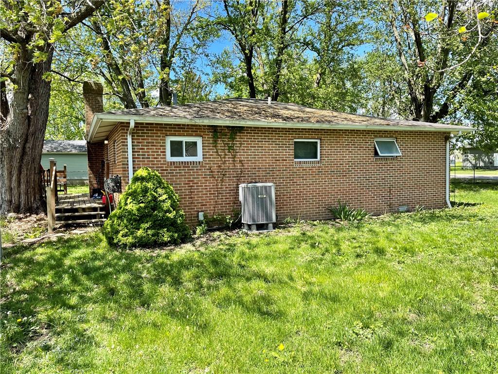 112 Summit Street Bainbridge, IN 46105 - Photo 2 of 12