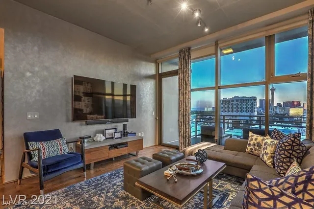 $4,000 | 353 East Bonneville Avenue, Unit 1002, Las Vegas, NV 89101