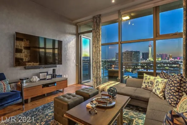 $4,000 | 353 East Bonneville Avenue, Unit 1002, Las Vegas, NV 89101