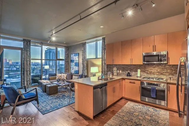 $4,000 | 353 East Bonneville Avenue, Unit 1002, Las Vegas, NV 89101