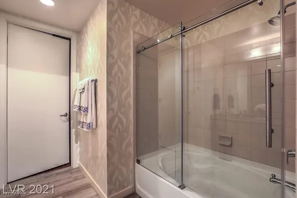 $4,000 | 353 East Bonneville Avenue, Unit 1002, Las Vegas, NV 89101