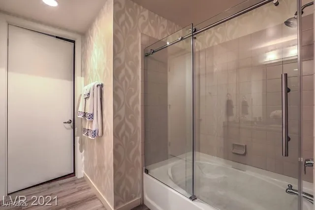 $4,000 | 353 East Bonneville Avenue, Unit 1002, Las Vegas, NV 89101