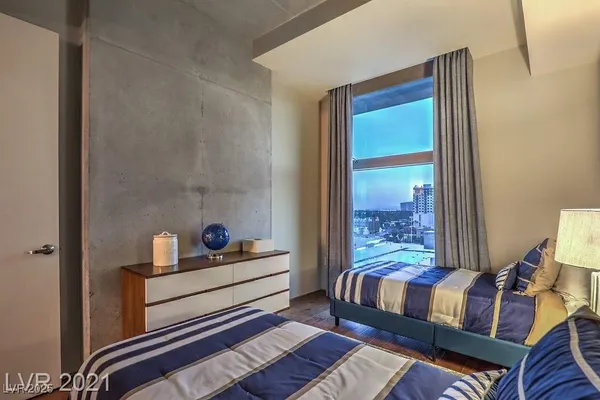 $4,000 | 353 East Bonneville Avenue, Unit 1002, Las Vegas, NV 89101