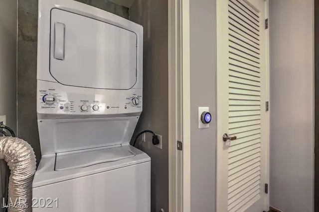 $4,000 | 353 East Bonneville Avenue, Unit 1002, Las Vegas, NV 89101