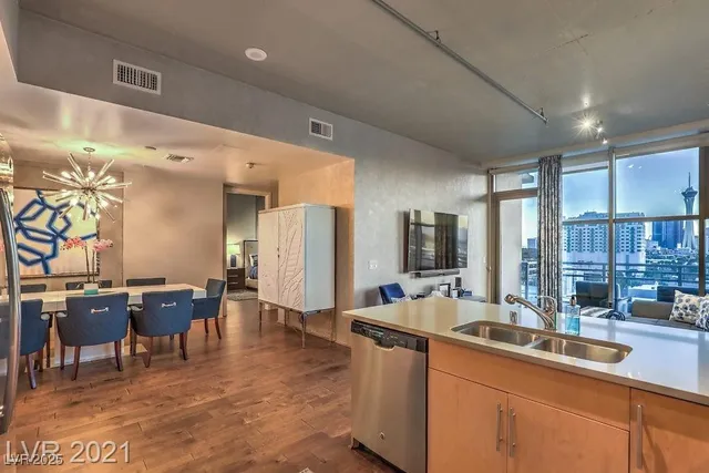 $4,000 | 353 East Bonneville Avenue, Unit 1002, Las Vegas, NV 89101