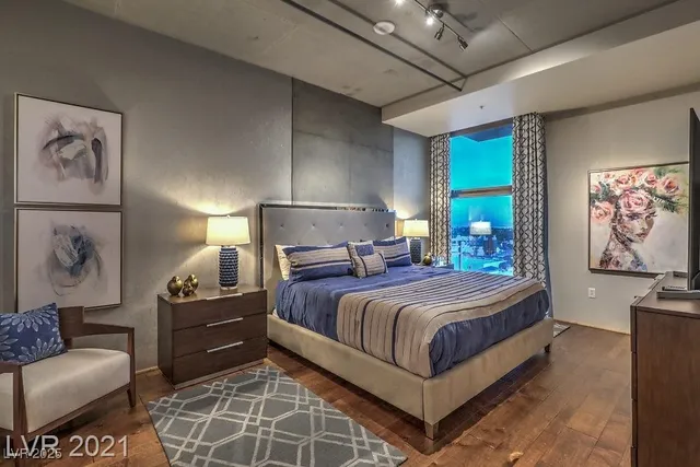 $4,000 | 353 East Bonneville Avenue, Unit 1002, Las Vegas, NV 89101