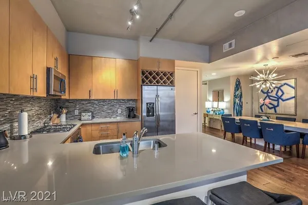 $4,000 | 353 East Bonneville Avenue, Unit 1002, Las Vegas, NV 89101