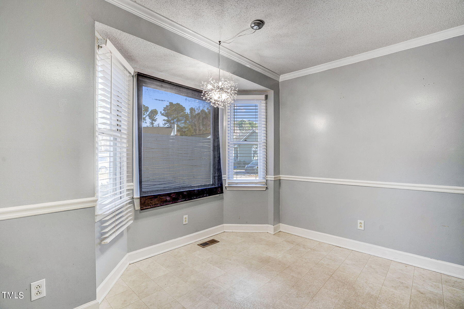 4604 Hollirose Place Raleigh, NC 27616 - Photo 11 of 26 11-web-or-mls-4604 Hollirose Pl-19