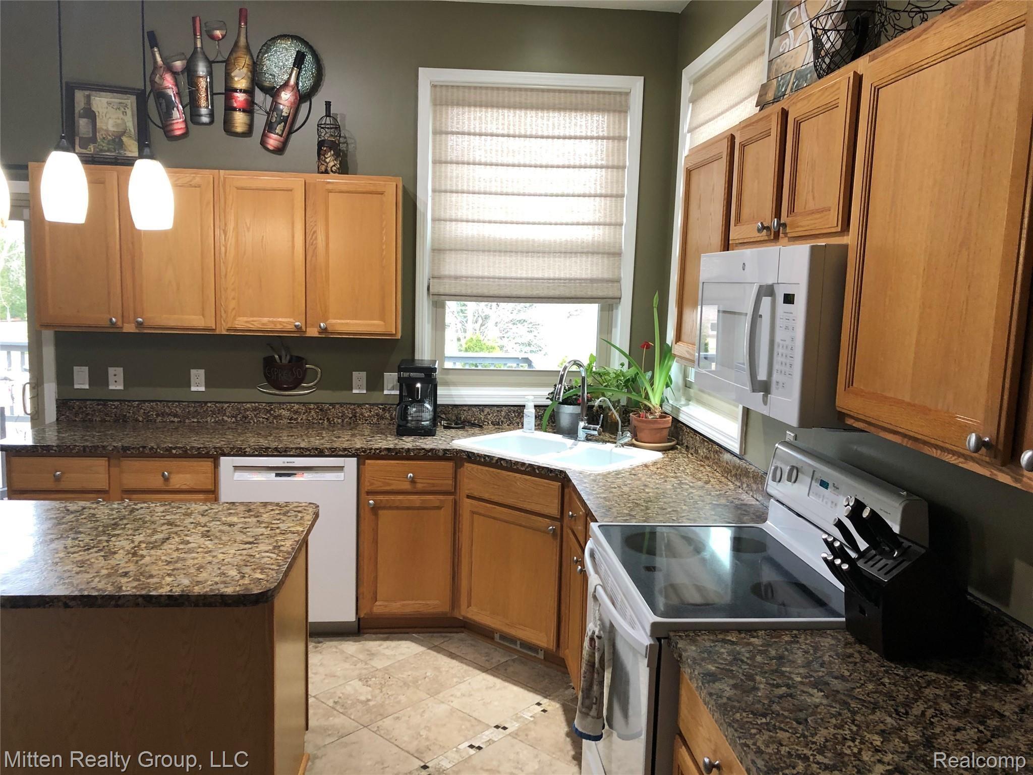 3922 Red Root Road Lake Orion, MI 48360 - Photo 11 of 25 File_015.jpeg
