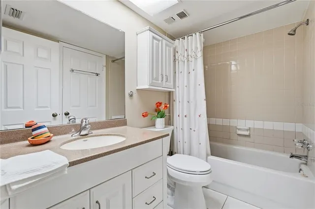 $1,670 | 3034 Eastland Boulevard, Unit D206, Clearwater, FL 33761