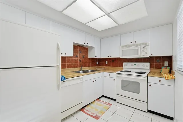 $1,670 | 3034 Eastland Boulevard, Unit D206, Clearwater, FL 33761