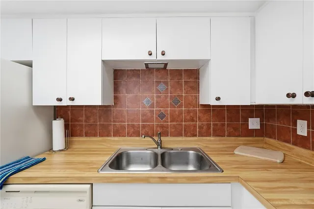 $1,670 | 3034 Eastland Boulevard, Unit D206, Clearwater, FL 33761