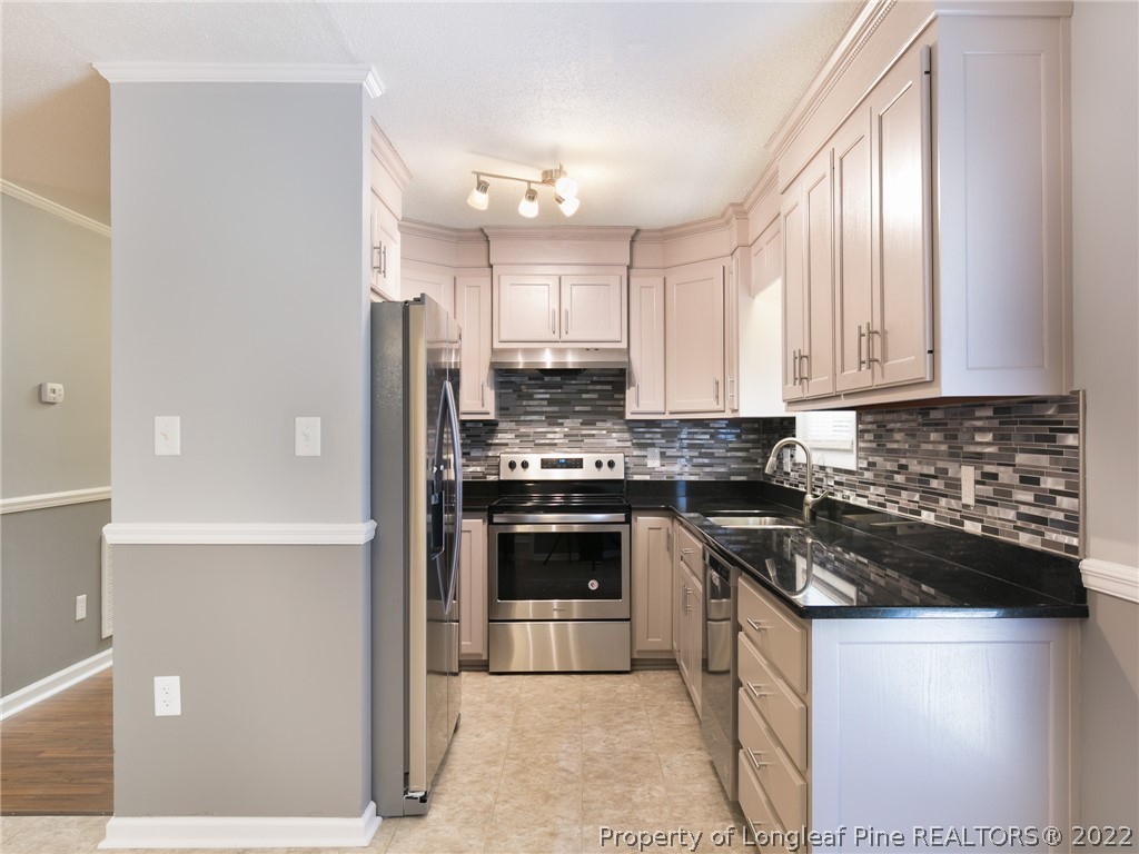 3615 Golfview Road Hope Mills, NC 28348 - Photo 11 of 32 Gallery Image 11