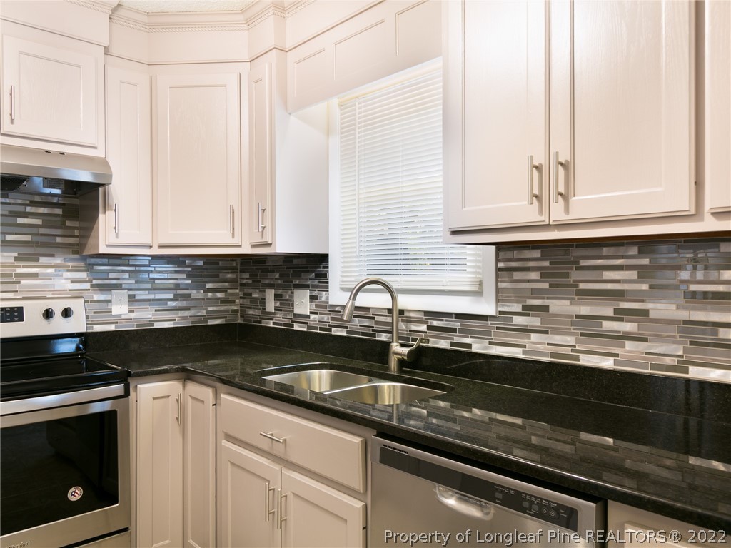 3615 Golfview Road Hope Mills, NC 28348 - Photo 12 of 32 Gallery Image 12