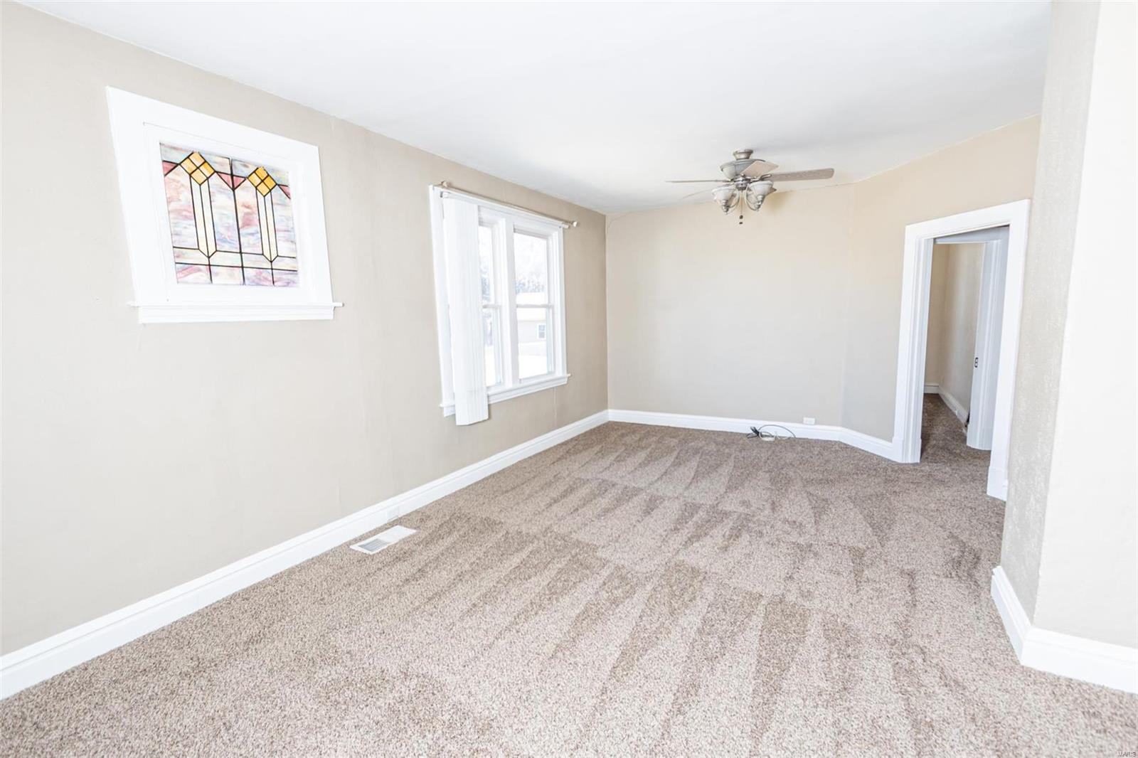 9270 MacKenzie Road St. Louis, MO 63123 - Photo 5 of 21