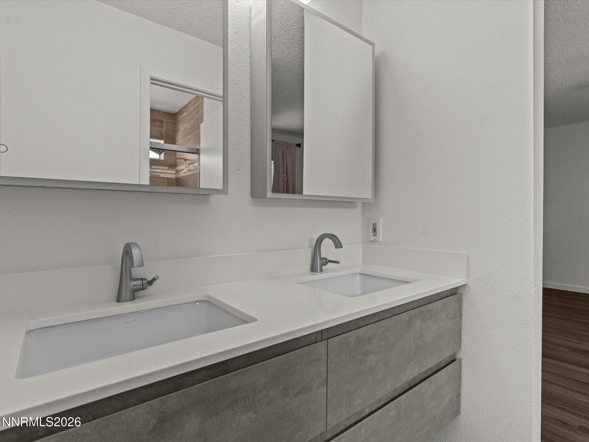 2714 Perro Court Reno, NV 89502 - Photo 18 of 31 Main Bath 2