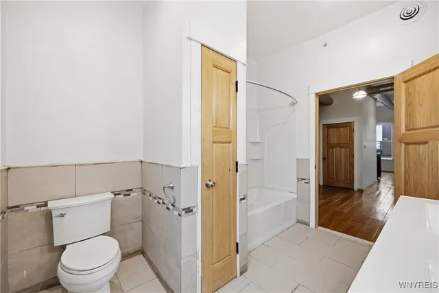 $2,200 | 110 Genesee Street, Buffalo, NY 14203