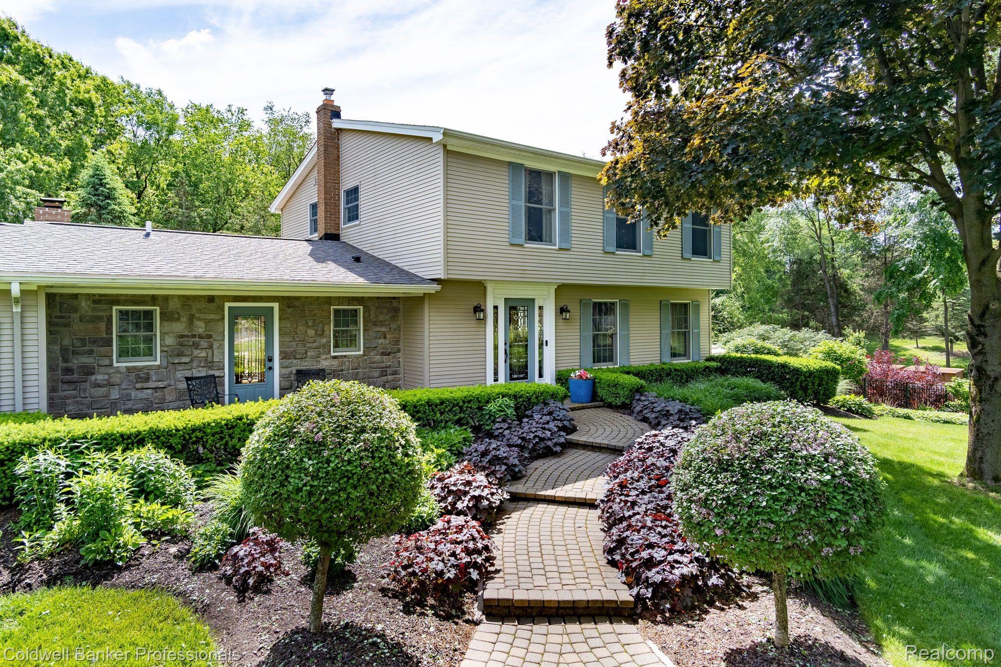 6540 Springfield Lane Clarkston, MI 48346 - Photo 1 of 57 Welcome Home