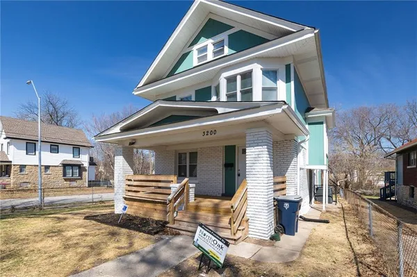 $279,900 | 3200 Lockridge Avenue, Kansas City, MO 64128
