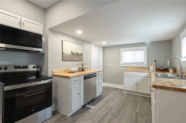 $279,900 | 3200 Lockridge Avenue, Kansas City, MO 64128