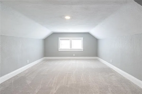 $279,900 | 3200 Lockridge Avenue, Kansas City, MO 64128