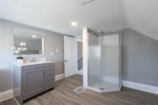 $279,900 | 3200 Lockridge Avenue, Kansas City, MO 64128