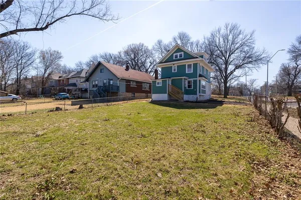 $279,900 | 3200 Lockridge Avenue, Kansas City, MO 64128