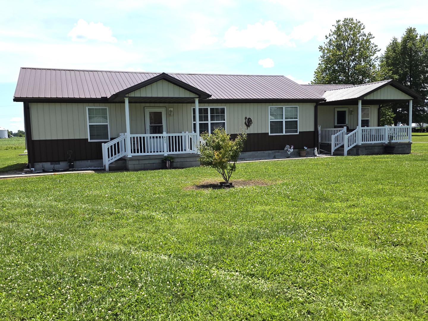 201 3rd Street Clay City, IL 62824 - Photo 2 of 92