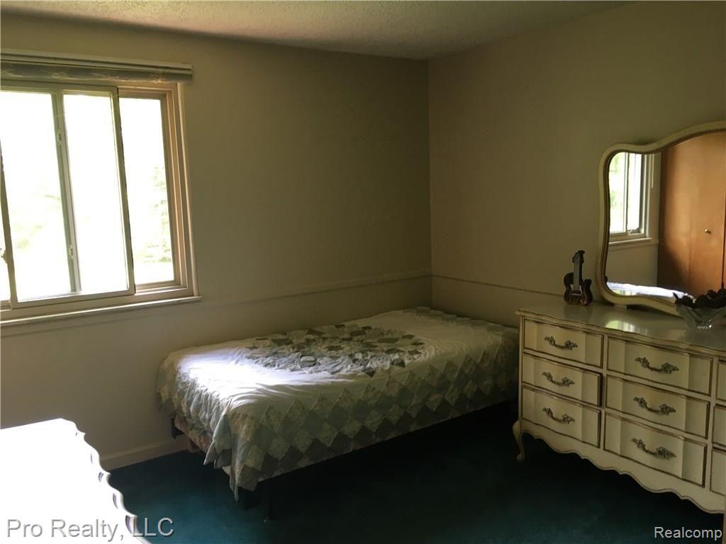 1700 Middle Road Highland, MI 48357 - Photo 29 of 40 IMG_3837.JPG