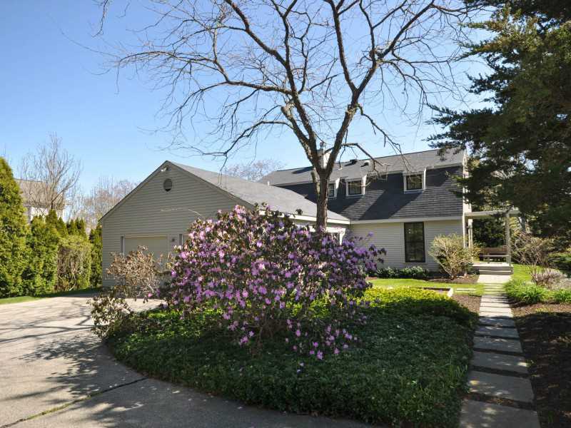 6 Calvert Place Jamestown, RI 02835 - Photo 22 of 24 Exterior Front.