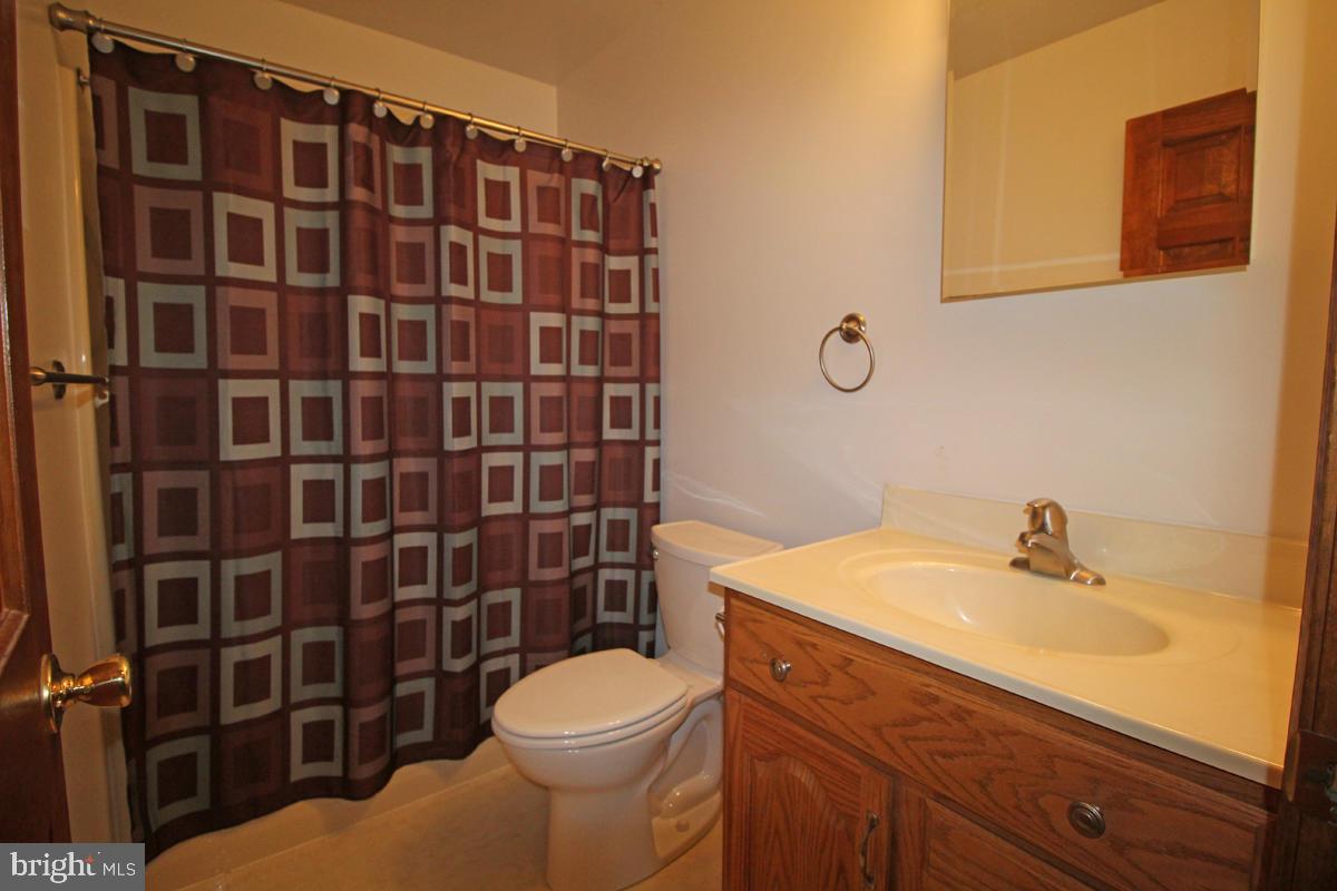 17 Jackson Road Gettysburg, PA 17325 - Photo 1 of 15 Bath