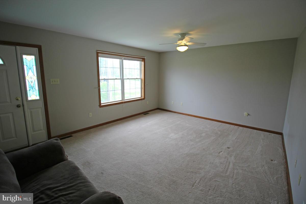 17 Jackson Road Gettysburg, PA 17325 - Photo 11 of 15 Living Room