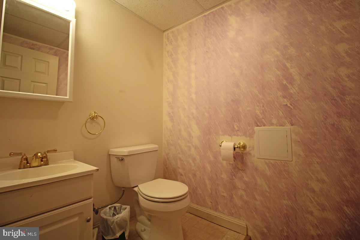 17 Jackson Road Gettysburg, PA 17325 - Photo 5 of 15 Basement Bath