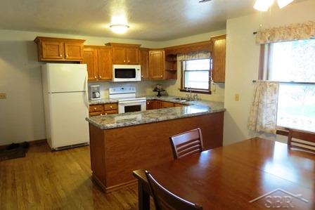 305 Delta Road Freeland, MI 48623 - Photo 2 of 19 31215191-1.JPG