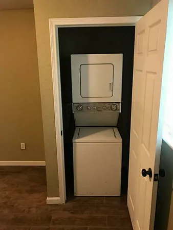 $1,350 | 638 Heidrich Street, Unit 19, Houston, TX 77018