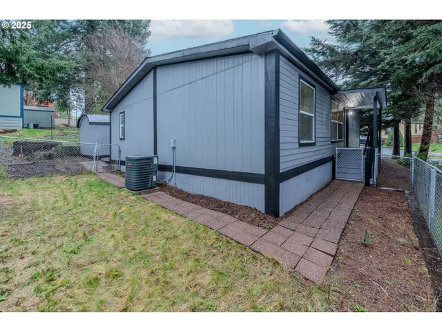 $149,000 | 8630 Southeast Frontier Court, Unit 40, Clackamas, OR 97015