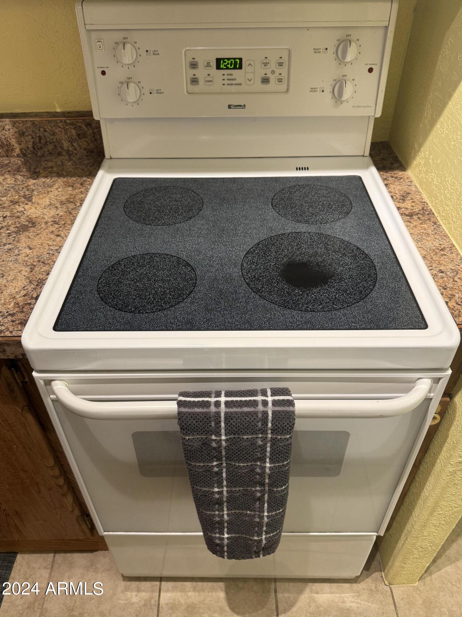 262 West Kiowa Circle Apache Junction, AZ 85119 - Photo 7 of 13 a close view of sink