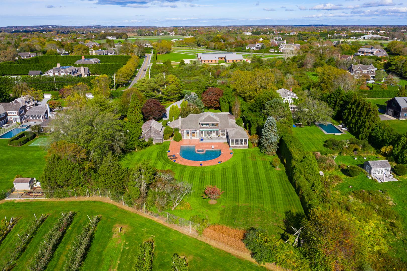 677 Mecox Road Water Mill, NY 11976 - Photo 10 of 24 a view of a city