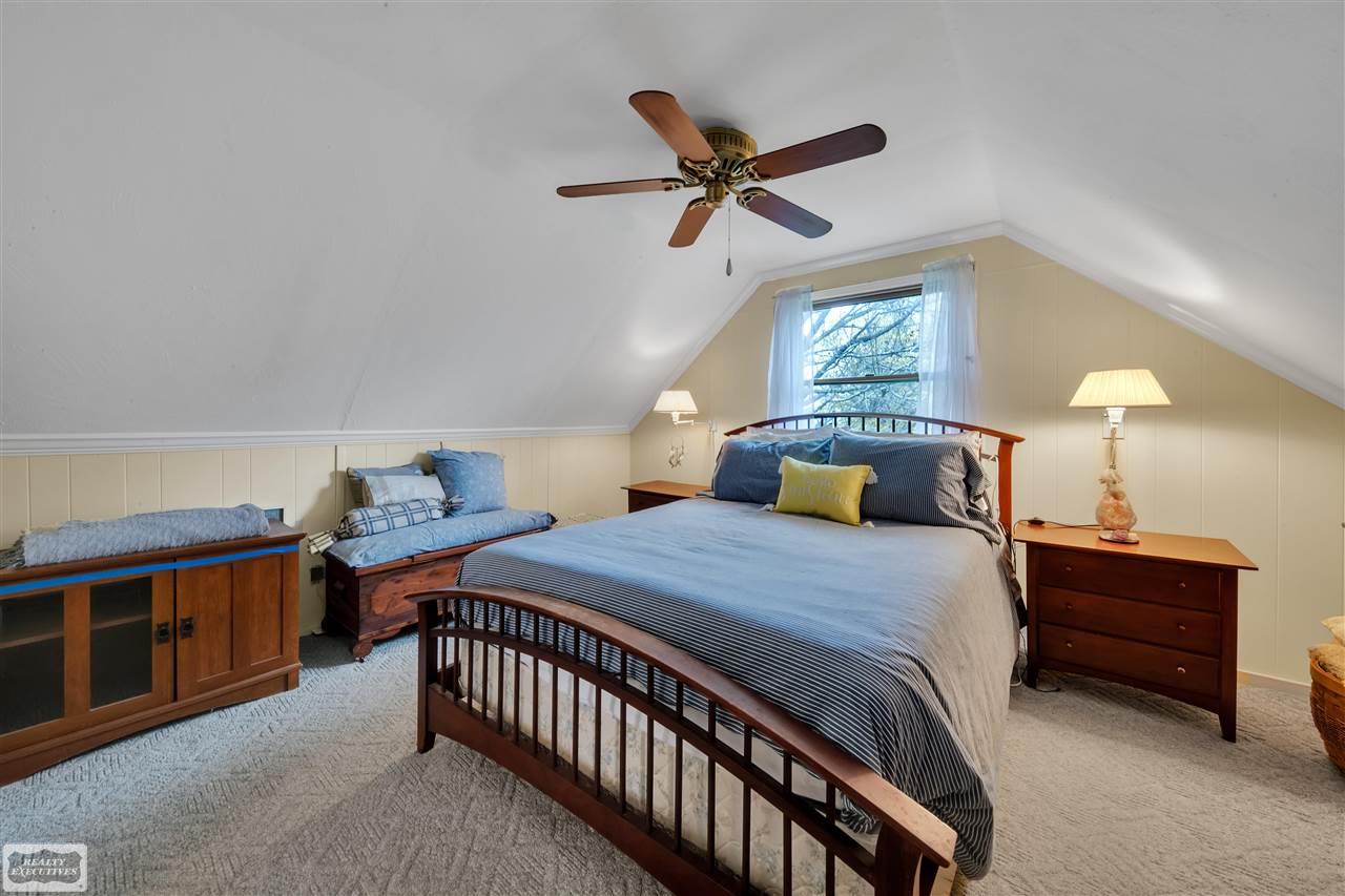4549 Lakeshore Road Lexington, MI 48450 - Photo 16 of 46 50041034-15.JPG