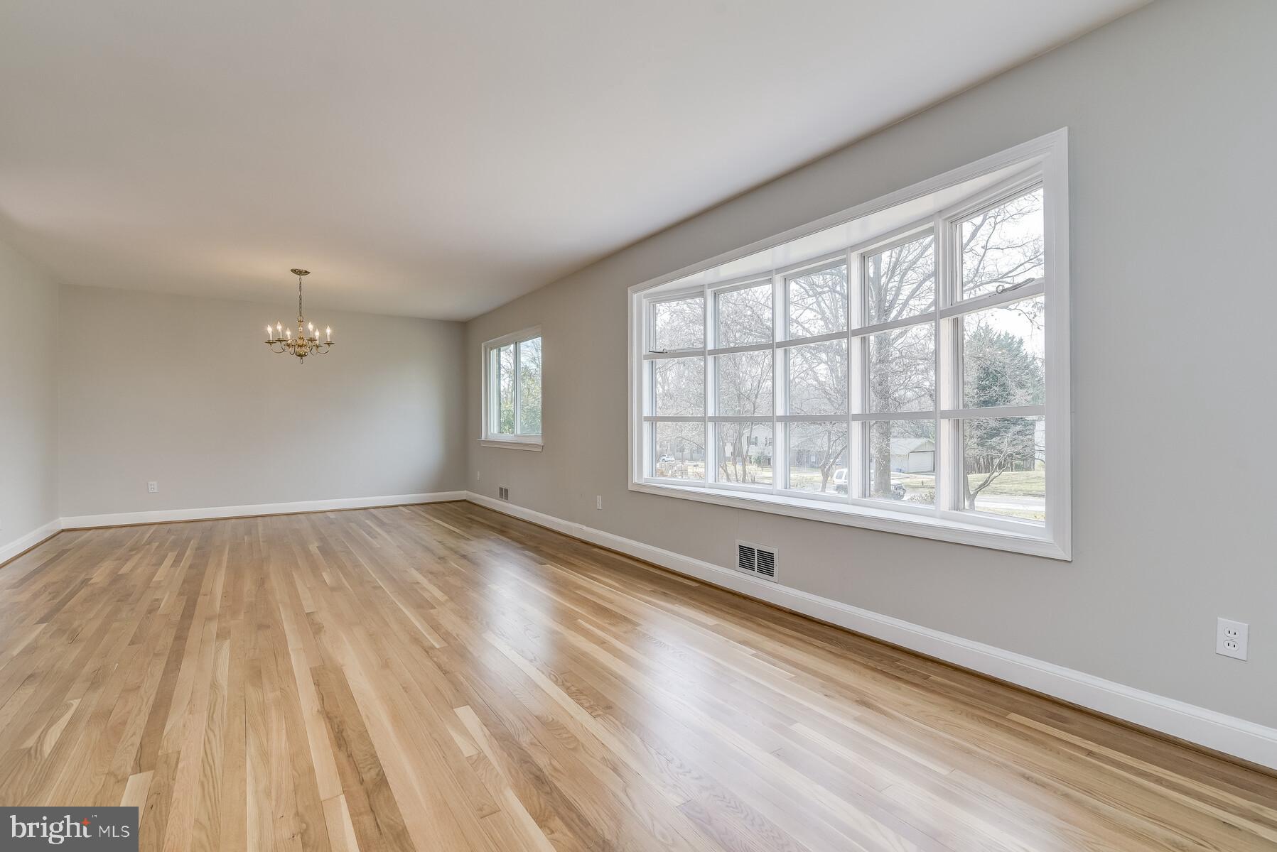 14813 Harold Road Silver Spring, MD 20905 - Photo 13 of 79 Living Room