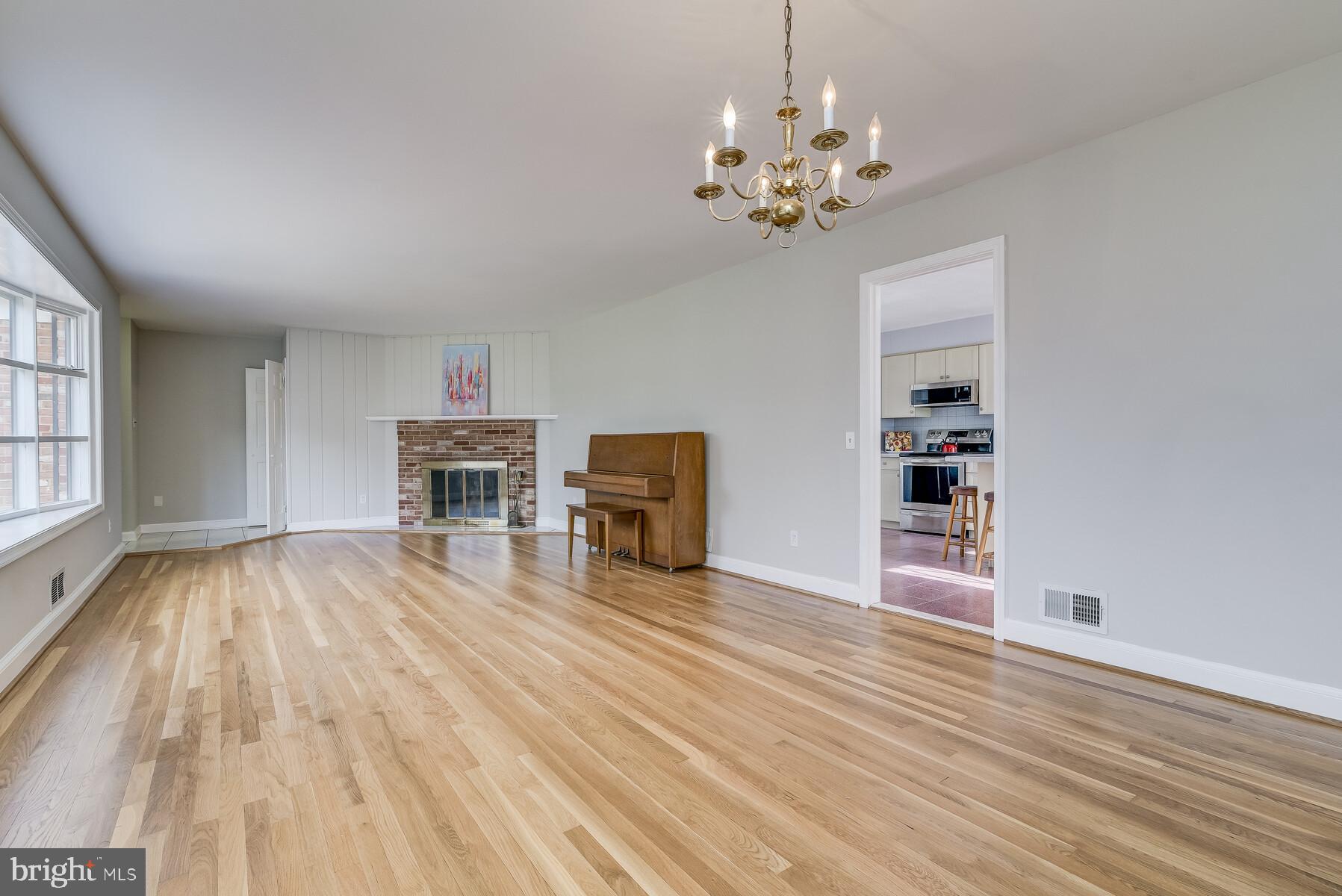 14813 Harold Road Silver Spring, MD 20905 - Photo 16 of 79 Dining Room