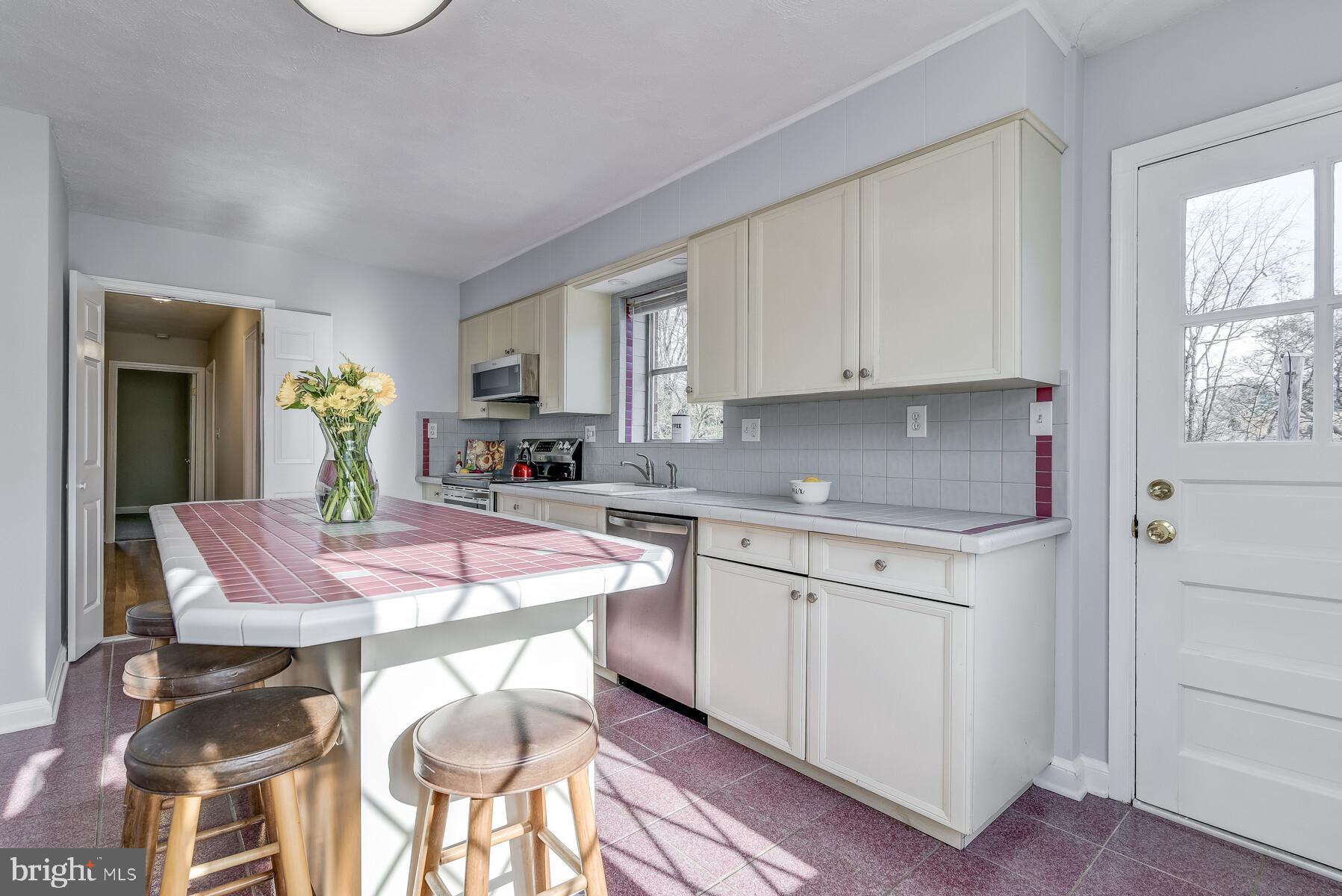 14813 Harold Road Silver Spring, MD 20905 - Photo 20 of 79 Kitchen