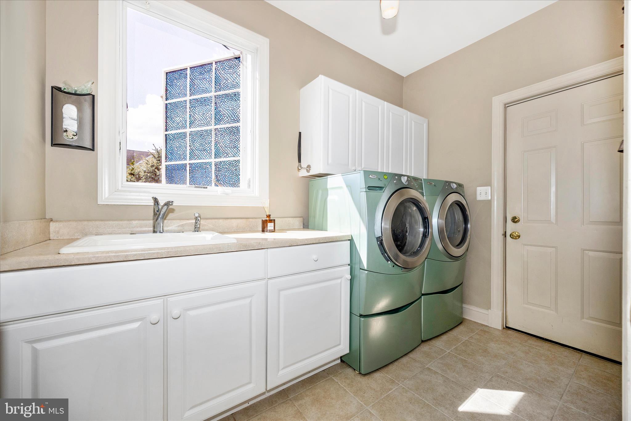 14746 New Windsor Road New Windsor, MD 21776 - Photo 29 of 67 Main level laundry/mudroom from garage to kitchen.