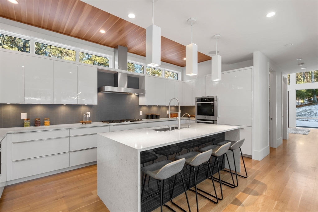 77 Kings Grant Road Weston, MA 02493 - Photo 7 of 38